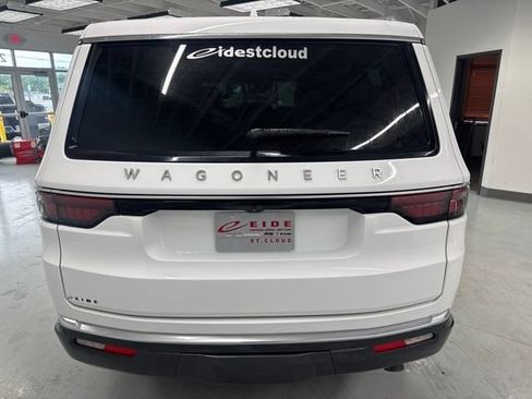 Used 2022 Jeep Wagoneer Series II AWD/4WD image 11