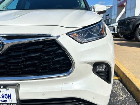 Used 2021 Toyota Highlander Platinum AWD/4WD image 4