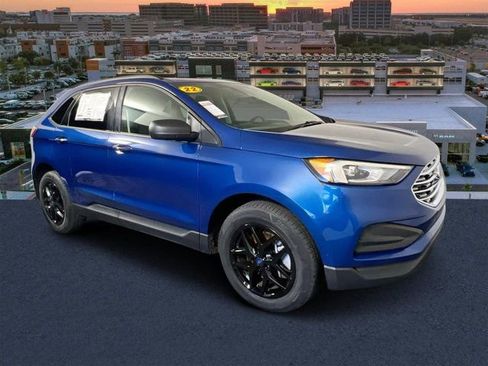 Used 2022 Ford Edge SE image 1