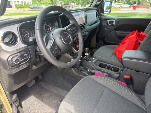 Used 2025 Jeep Wrangler Unlimited Sport AWD/4WD image 23