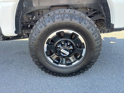 Used 2025 Ford F350 Platinum w/ Platinum Plus Package image 12