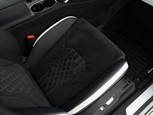 Used 2024 Lamborghini Urus S AWD/4WD image 33