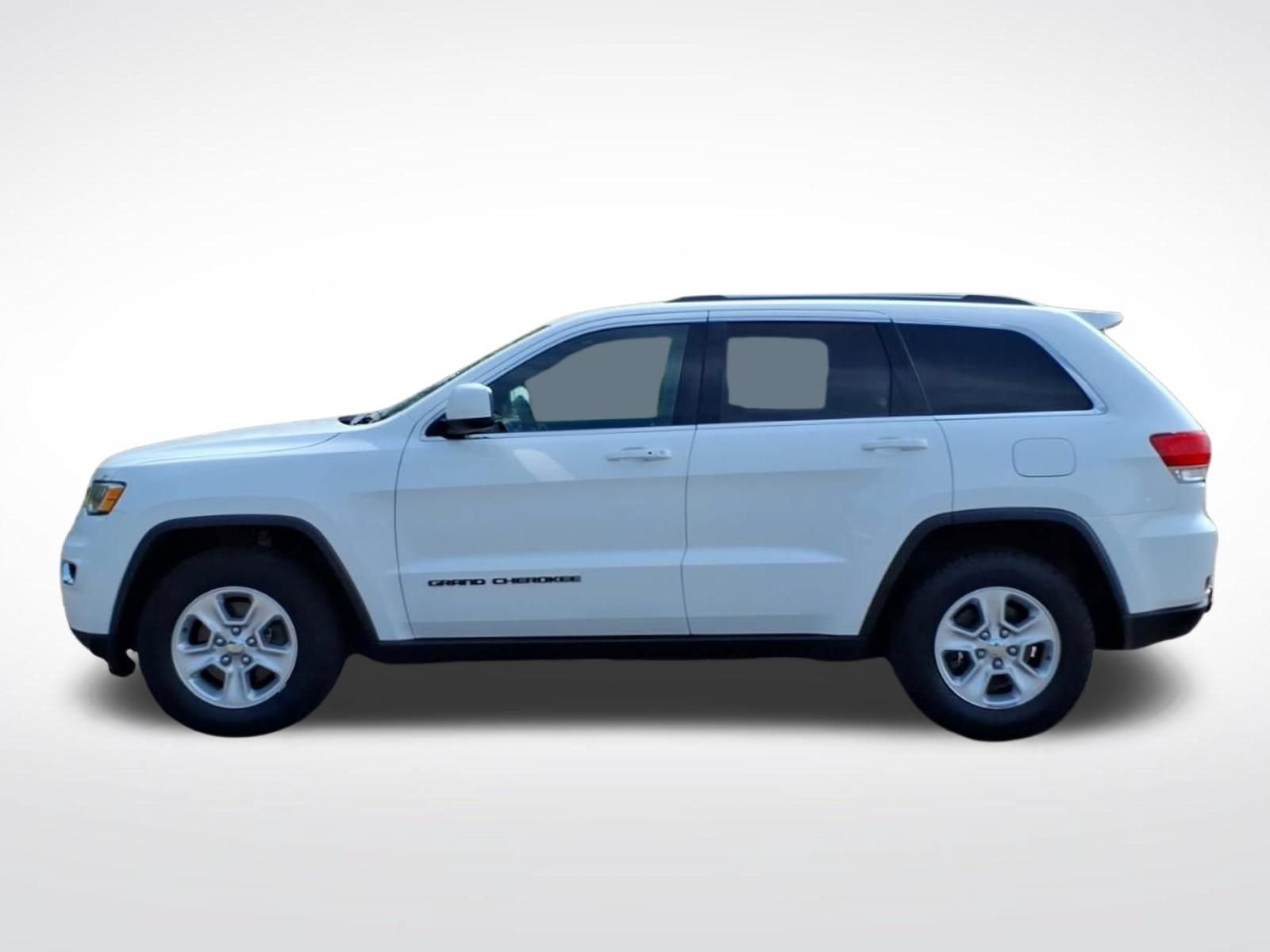 Used 2017 Jeep Grand Cherokee Laredo w/ Quick Order Package 23E AWD/4WD image 3