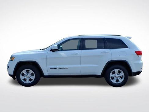 Used 2017 Jeep Grand Cherokee Laredo w/ Quick Order Package 23E AWD/4WD image 3
