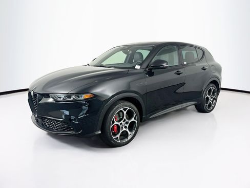 Used 2024 Alfa Romeo Tonale Veloce AWD/4WD image 3