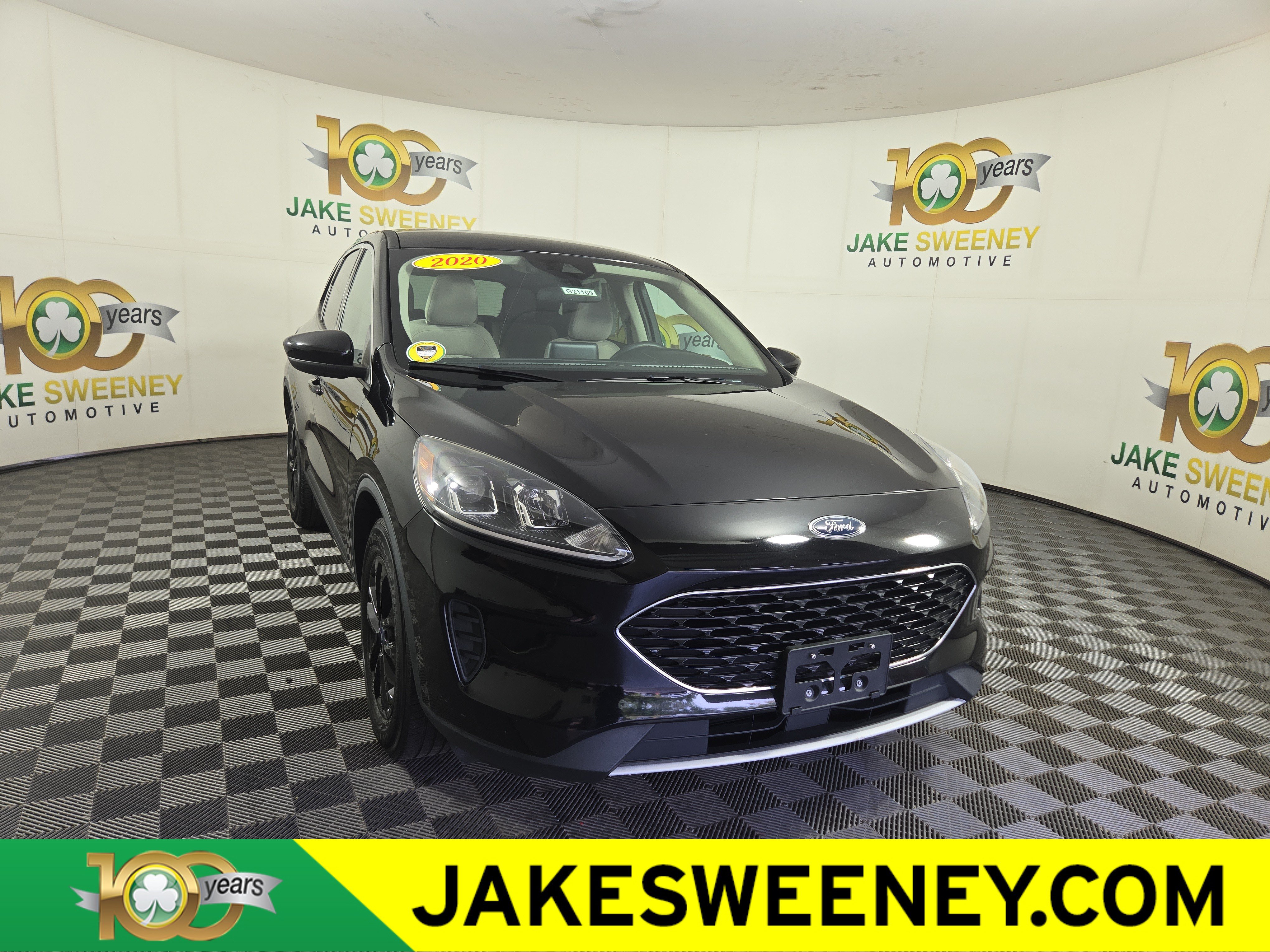 Used 2020 Ford Escape SE FWD image 1