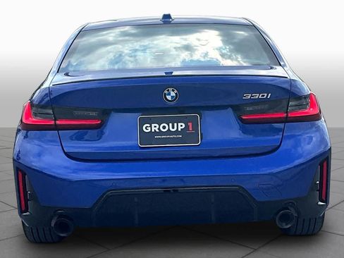 Used 2026 BMW 330i Sedan w/ M Sport Package RWD image 4