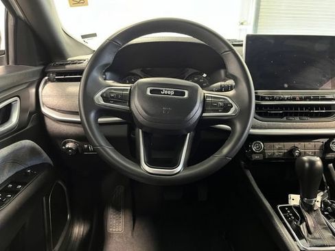 Used 2024 Jeep Compass Latitude AWD/4WD image 23
