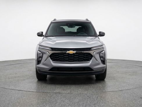 Used 2025 Chevrolet TrailBlazer LT FWD image 2