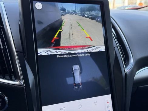 Used 2023 Ford Edge ST image 16