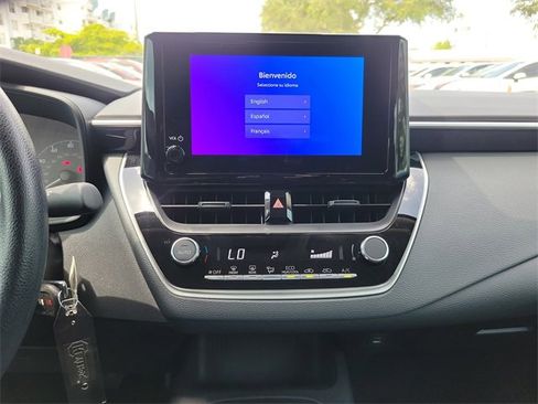 Used 2025 Toyota Corolla LE image 19