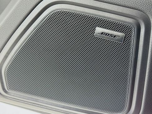 New 2026 Porsche Macan image 12