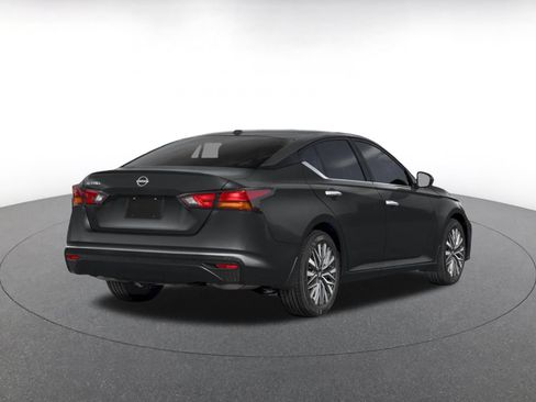 Used 2026 Nissan Altima 2.5 SV FWD image 2