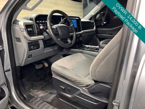 Used 2023 Ford F350 XLT image 3