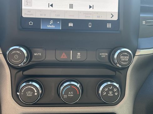 Used 2024 RAM 2500 Big Horn image 39