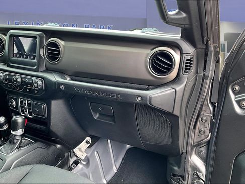 Used 2021 Jeep Wrangler Unlimited Sport image 26