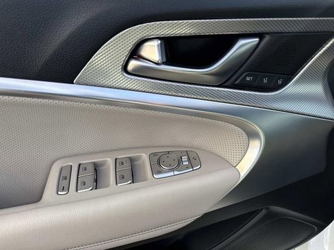 Used 2022 Genesis G70 3.3T image 19