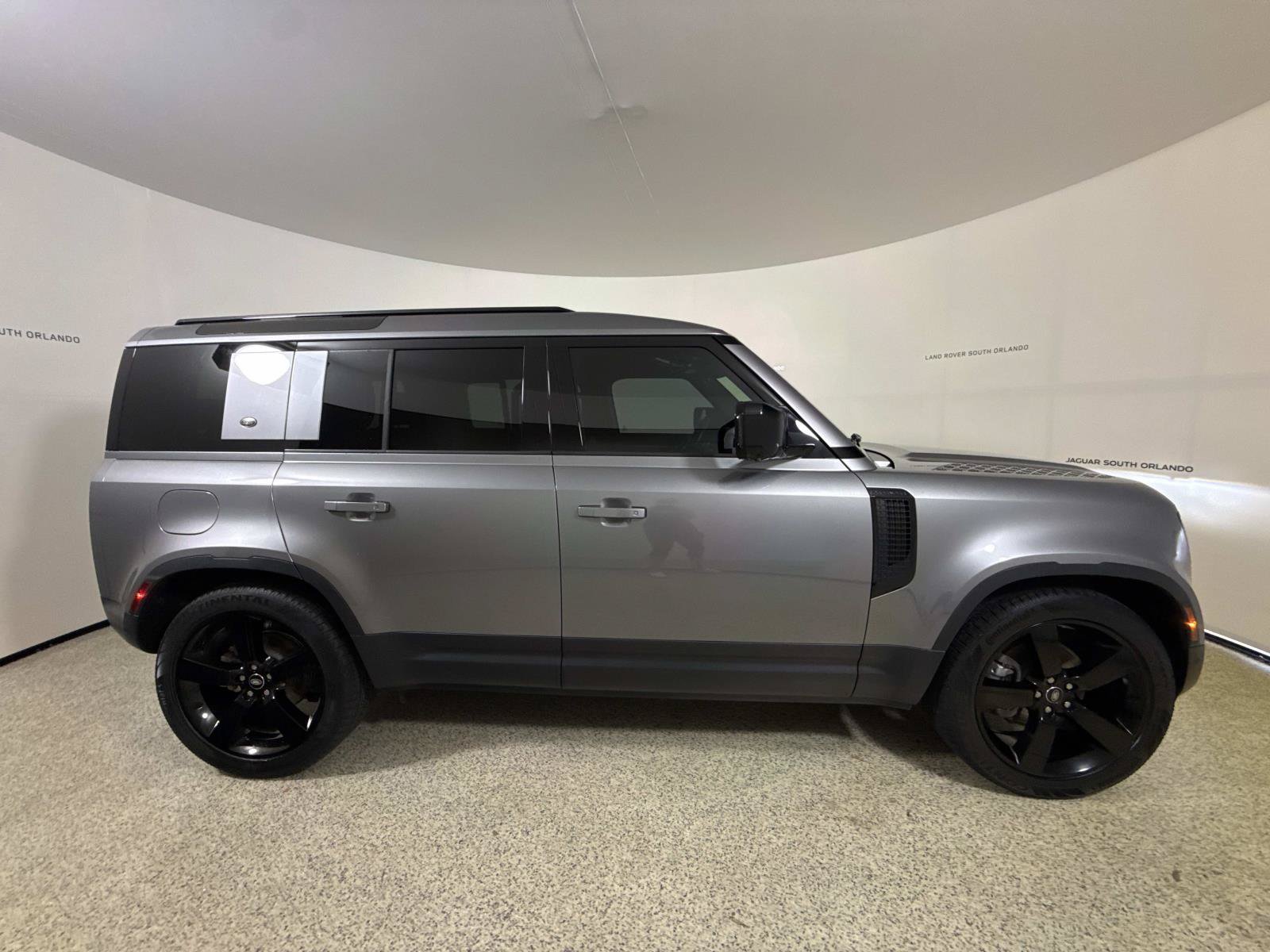 Used 2024 Land Rover Defender 110 S AWD/4WD image 6