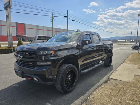 Used 2020 Chevrolet Silverado 1500 LT Trail Boss w/ Midnight Edition image 8