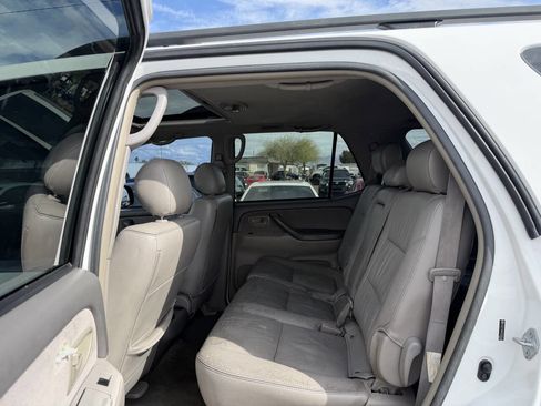 Used 2007 Toyota Sequoia SR5 image 18