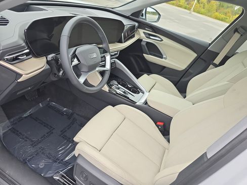 New 2025 Audi Q5 Prestige image 16