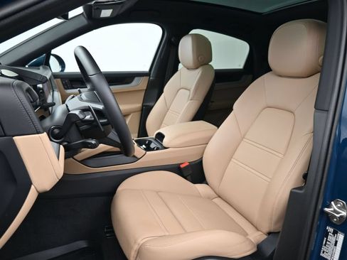 Certified 2026 Porsche Cayenne S AWD/4WD image 5