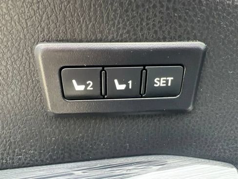 Used 2016 Toyota RAV4 Limited AWD/4WD image 19
