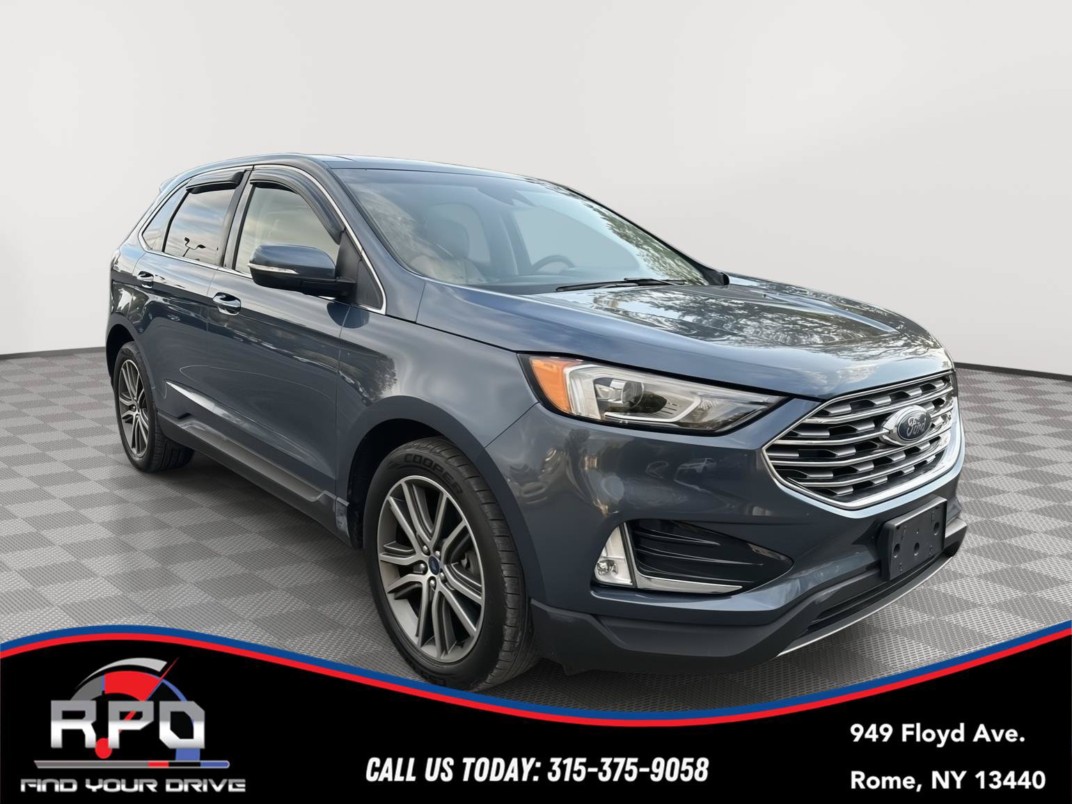 Used 2019 Ford Edge Titanium w/ Cold Weather Package AWD/4WD image 5
