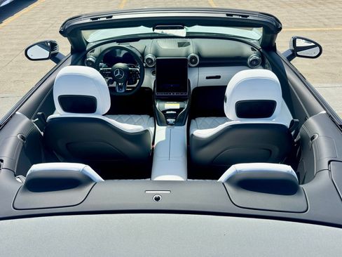 New 2026 Mercedes-Benz SL 63 AMG S e Performance 4MATIC image 33