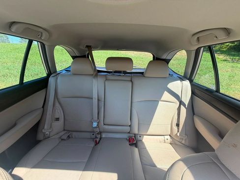 Used 2016 Subaru Outback 2.5i Limited AWD/4WD image 11