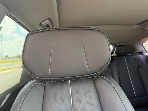 Certified 2025 Cadillac Optiq Sport 2 w/ LPO, Floor Liner Package AWD/4WD image 33