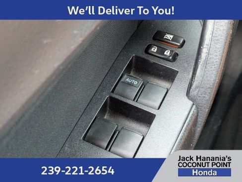 Used 2015 Toyota Corolla LE FWD image 26
