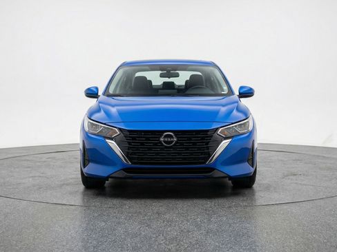 Used 2025 Nissan Sentra SV image 2