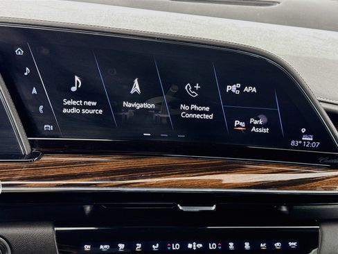 Used 2021 Cadillac Escalade Premium Luxury w/ Driver Assist Tech Package AWD/4WD image 17