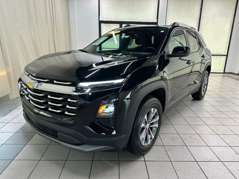 Certified 2025 Chevrolet Equinox LT w/ Convenience Package II FWD image 12