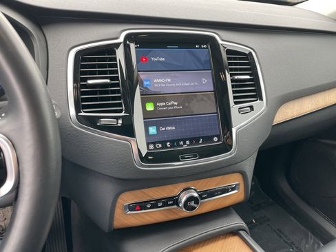 Used 2023 Volvo XC90 B5 Plus image 11