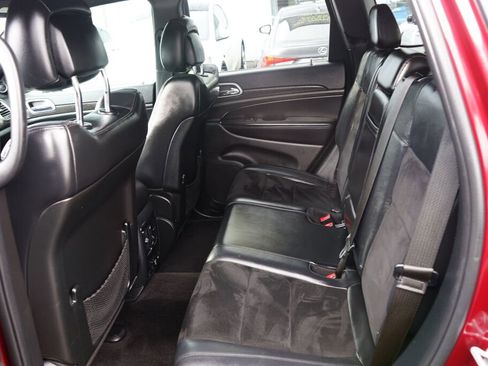 Used 2018 Jeep Grand Cherokee Altitude image 14