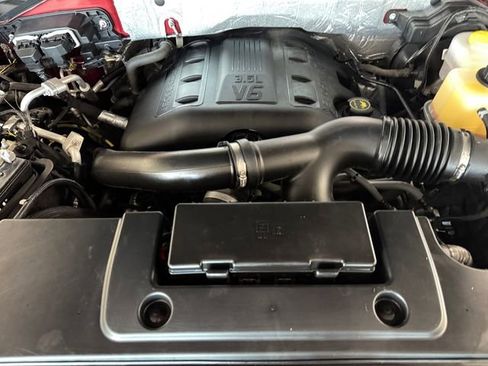 Used 2016 Ford Expedition XLT w/ Equipment Group 202A AWD/4WD image 6