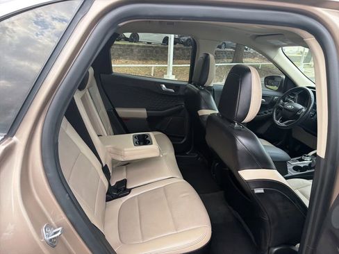 Used 2020 Ford Escape Titanium image 26