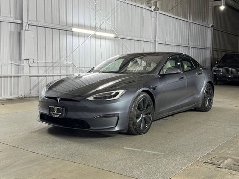 Used 2021 Tesla Model S Plaid image 1