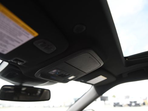 Used 2024 Ford Explorer King Ranch w/ Technology Package image 26