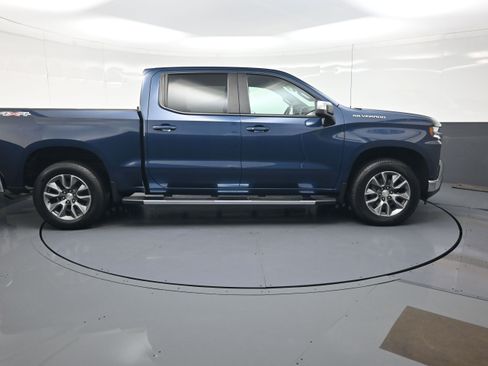 Used 2021 Chevrolet Silverado 1500 LT AWD/4WD image 2