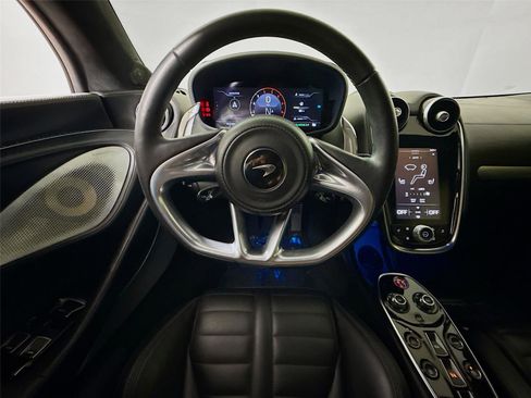 Used 2025 McLaren GTS image 3