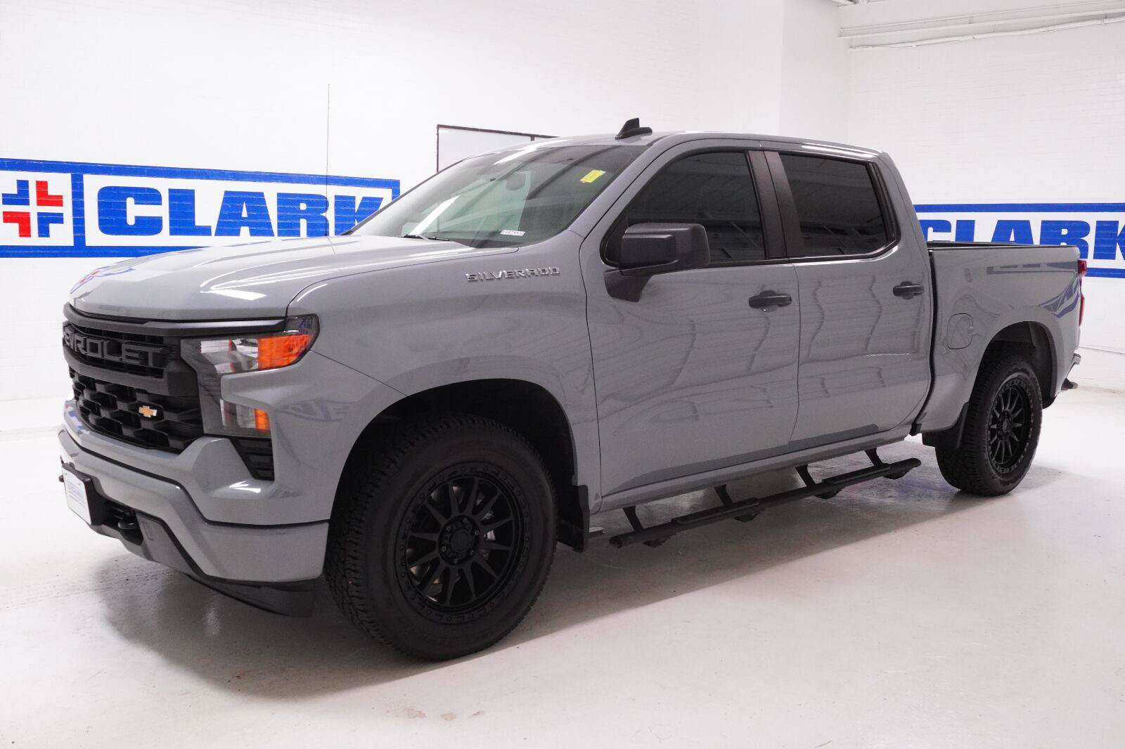 Used 2024 Chevrolet Silverado 1500 Custom RWD image 28