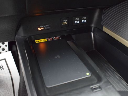 Used 2026 Toyota Camry XLE w/ Convenience Package FWD image 15