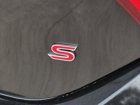 Used 2015 Toyota Corolla S image 7