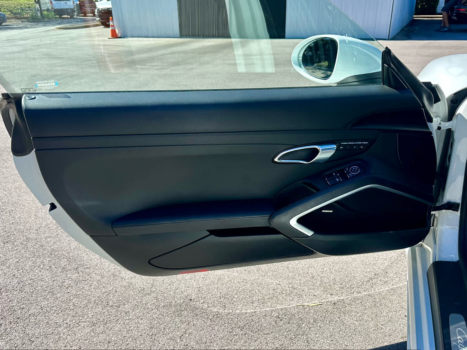 Used 2018 Porsche 718 Cayman RWD image 10