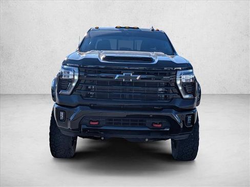 Used 2024 Chevrolet Silverado 2500 LTZ w/ LTZ Convenience Package image 2