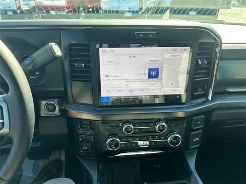 New 2026 Ford F250 Lariat w/ Black Appearance Package image 25