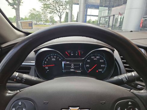 Used 2019 Chevrolet Impala LT FWD image 32